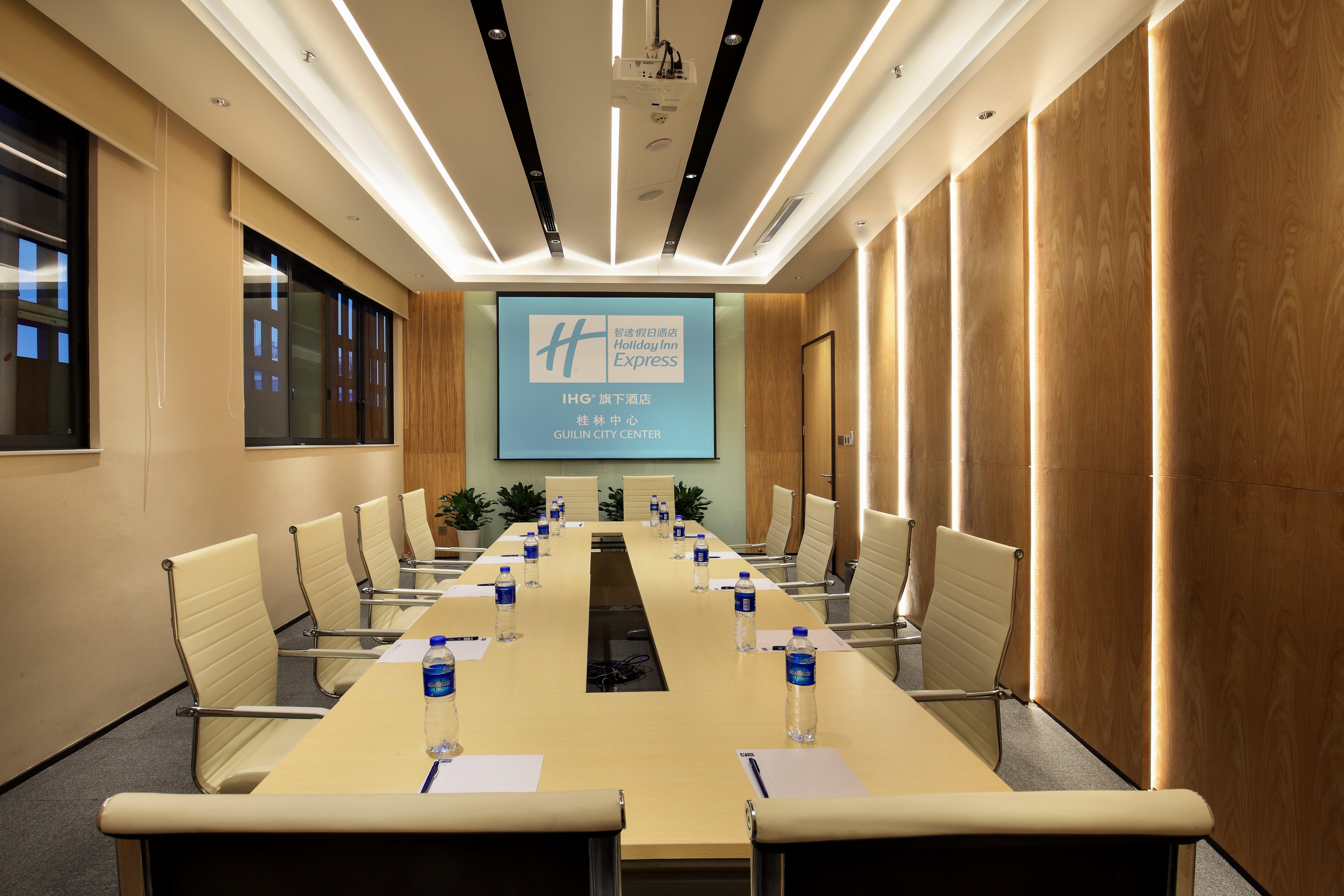 Holiday Inn Express Guilin City Center By Ihg Exterior photo